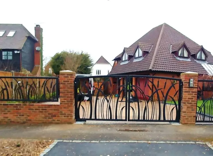 Bulrush Gates Blend Engineering and Design – With Beautiful Results