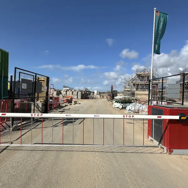 SOSEC 200 V2 on construction site.
