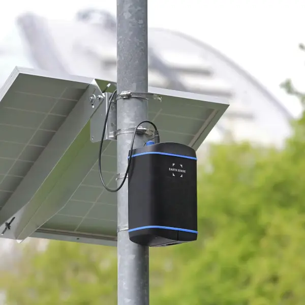 Zephyr air quality monitor attached to pole using solar power.